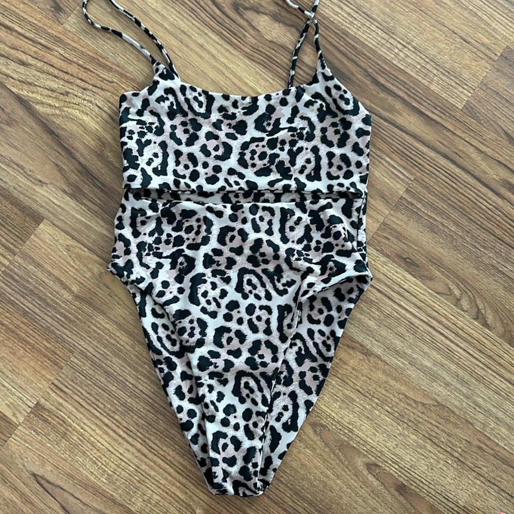Skatie Madison one piece leopard swim